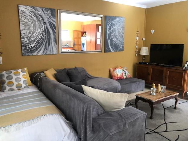 80 on Benade Appartement Bloemfontein Buitenkant foto