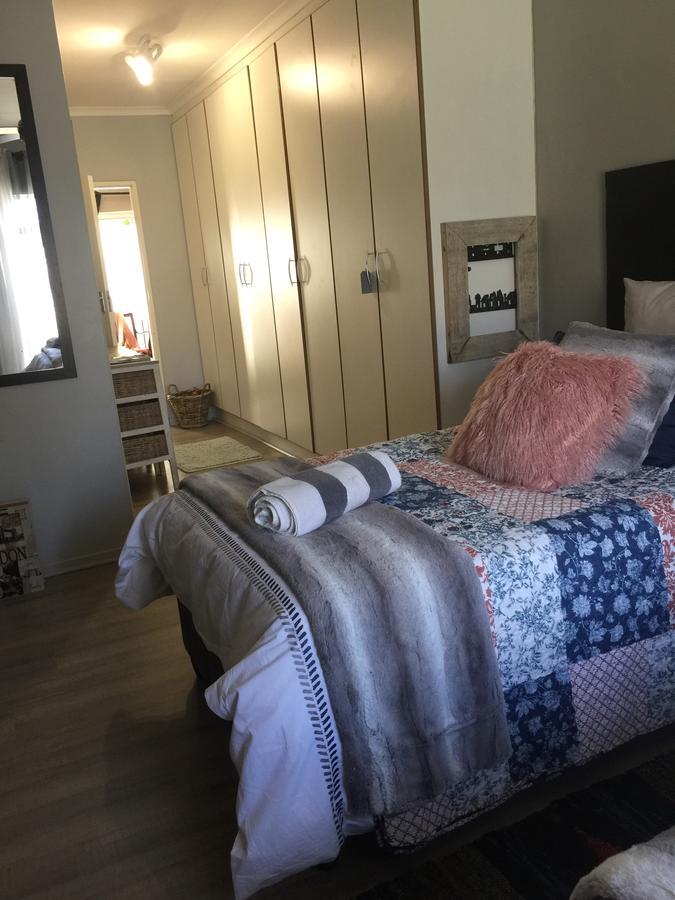 80 on Benade Appartement Bloemfontein Buitenkant foto