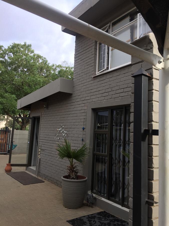 80 on Benade Appartement Bloemfontein Buitenkant foto