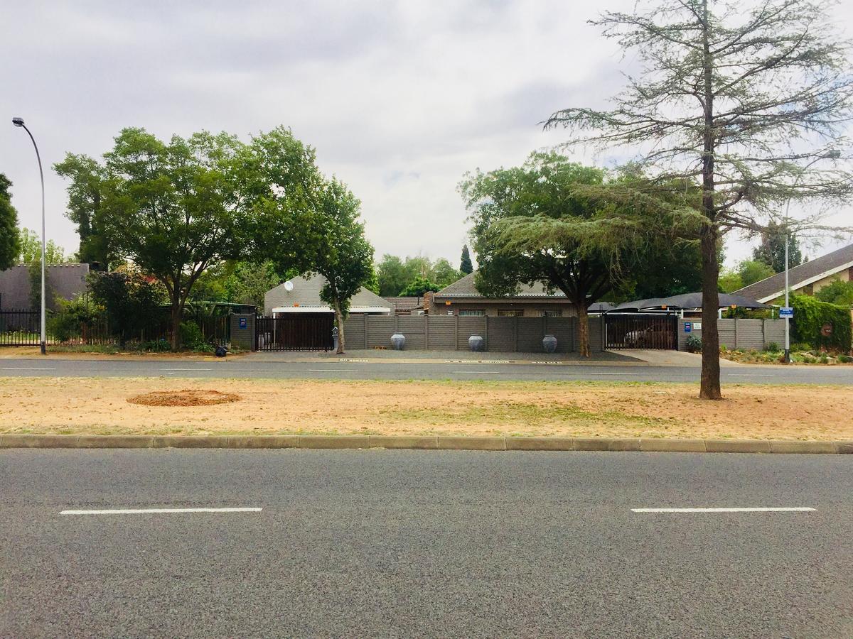 80 on Benade Appartement Bloemfontein Buitenkant foto