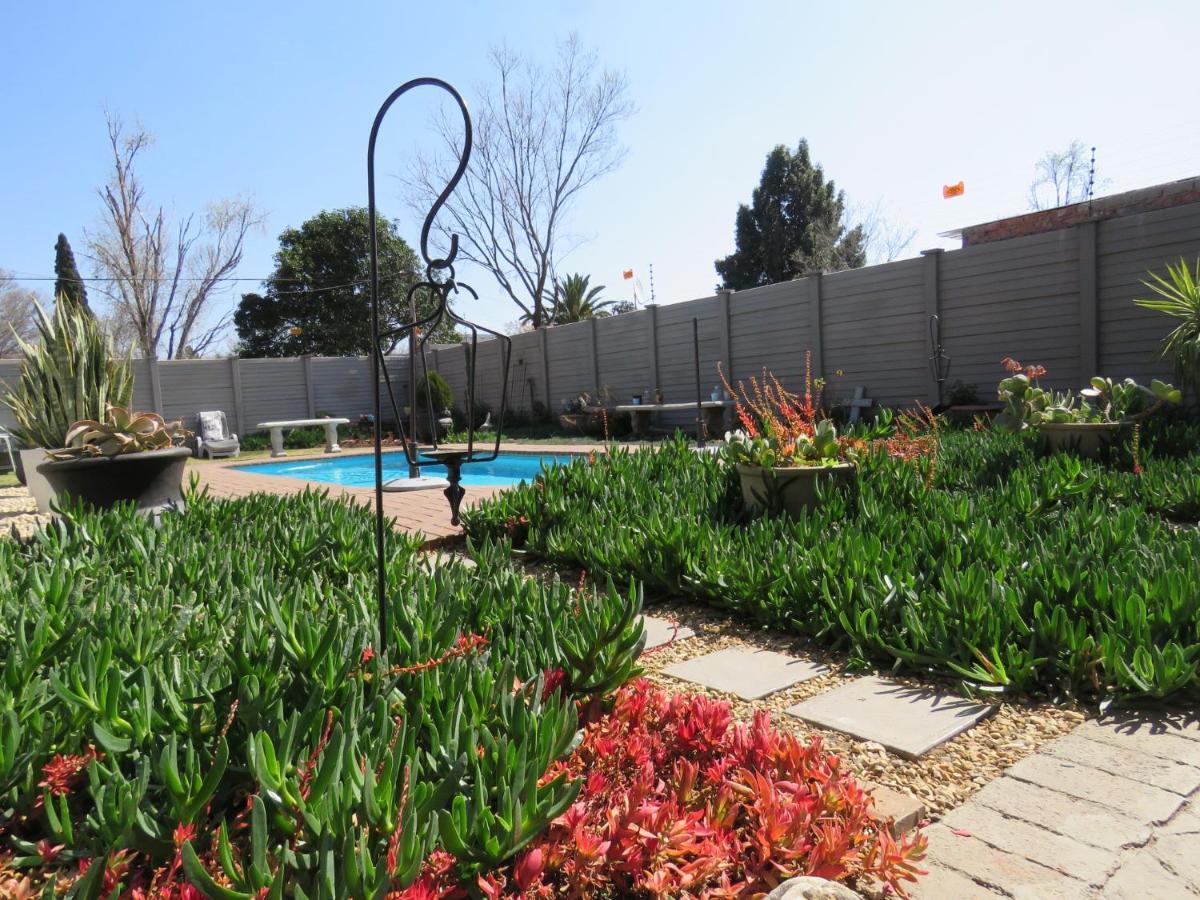 80 on Benade Appartement Bloemfontein Buitenkant foto